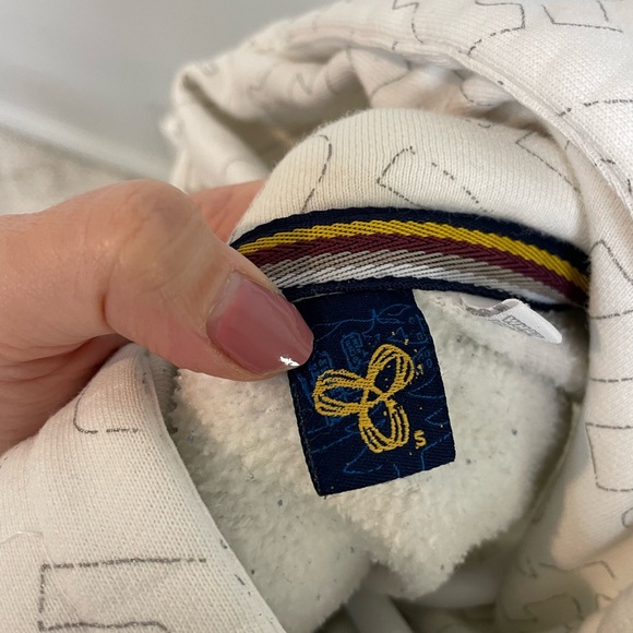 Aritzia TNA zip- up hoodie. - Picture 3 of 5